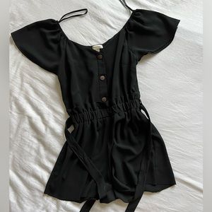 Cute button down ruffle short-sleeve romper